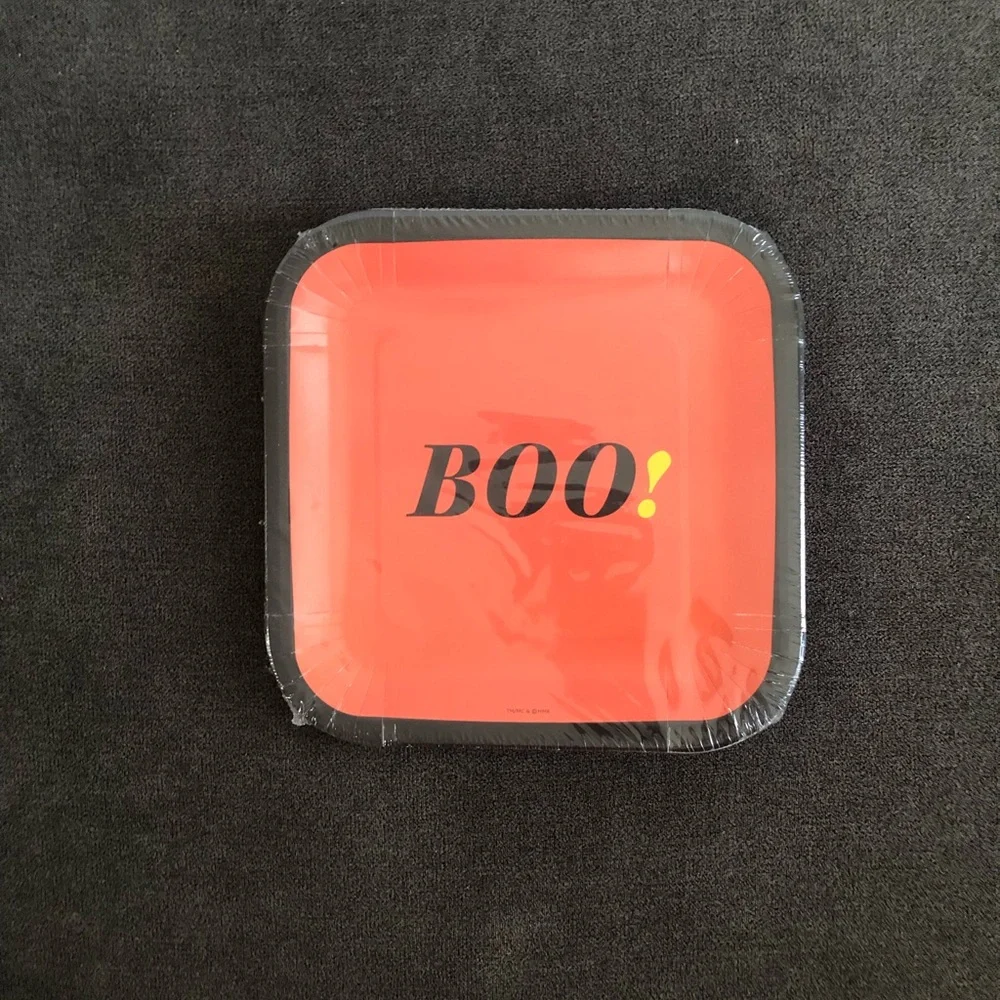 Hallmark Halloween BOO! Plates and Be Scary Napkins Set of 10